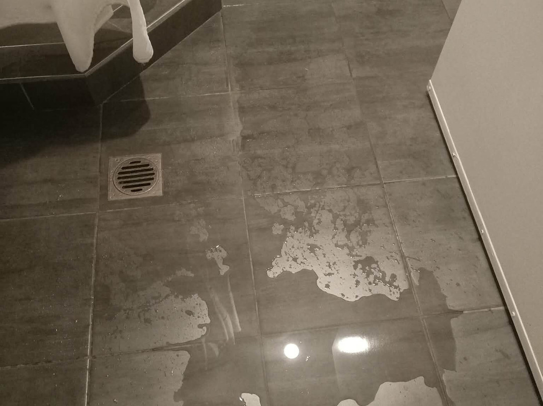 一路愉悦河流小屋主图