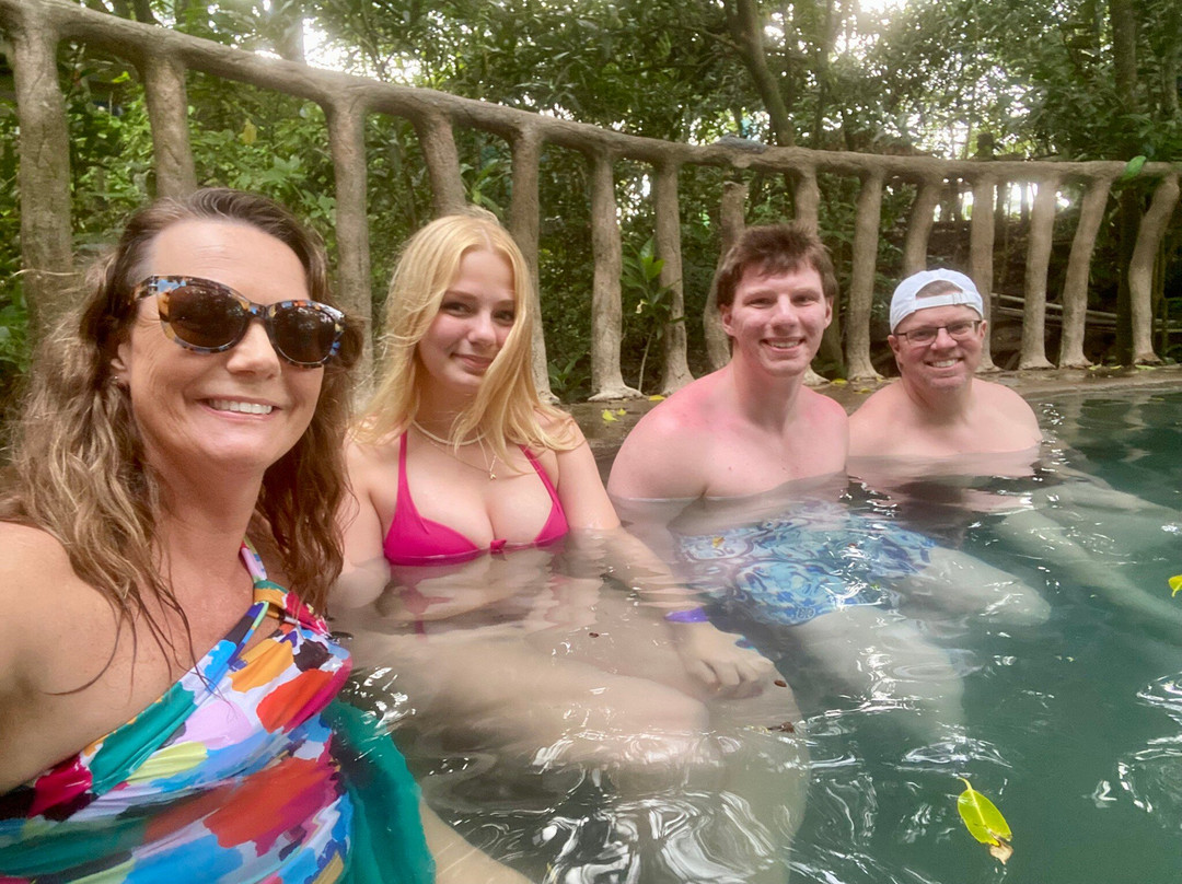 Eleven Tranfers and Tours-利比里亚必去景点