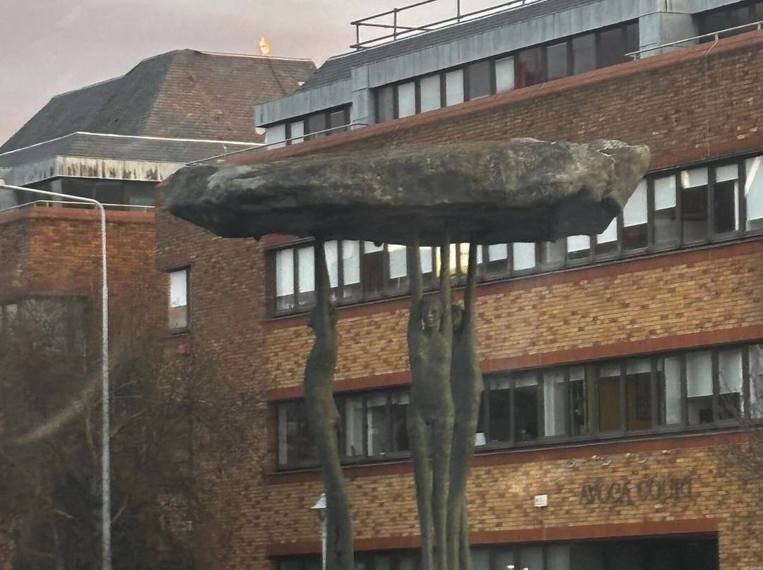 The Blackrock Dolmen Sculpture-Blackrock必去景点