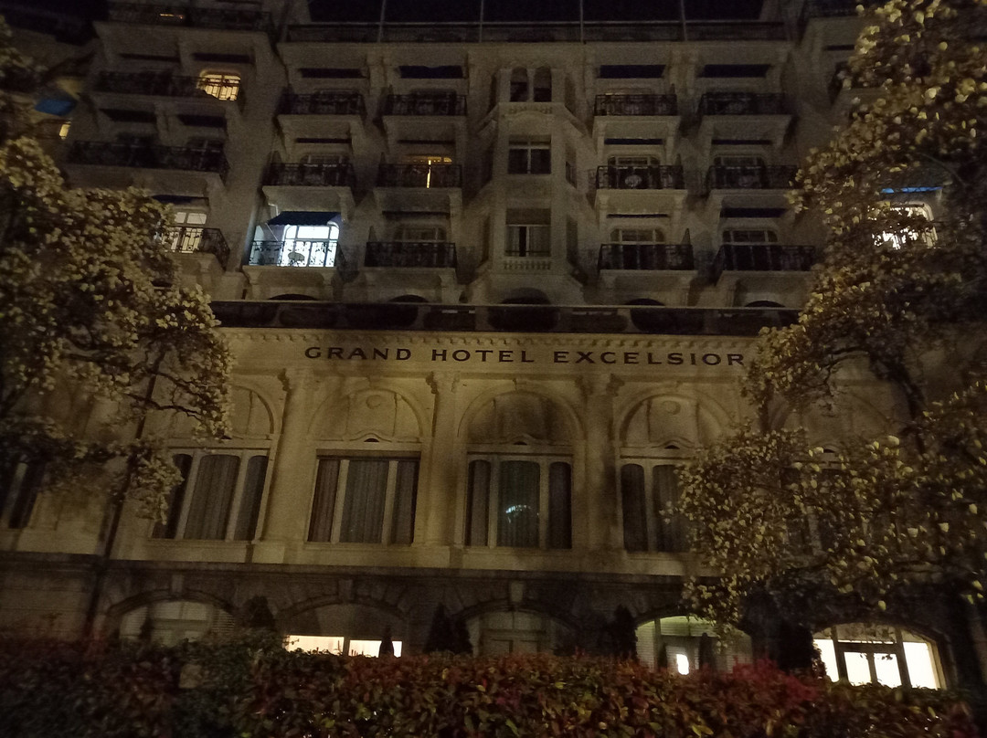 艾克森耶大酒店主图