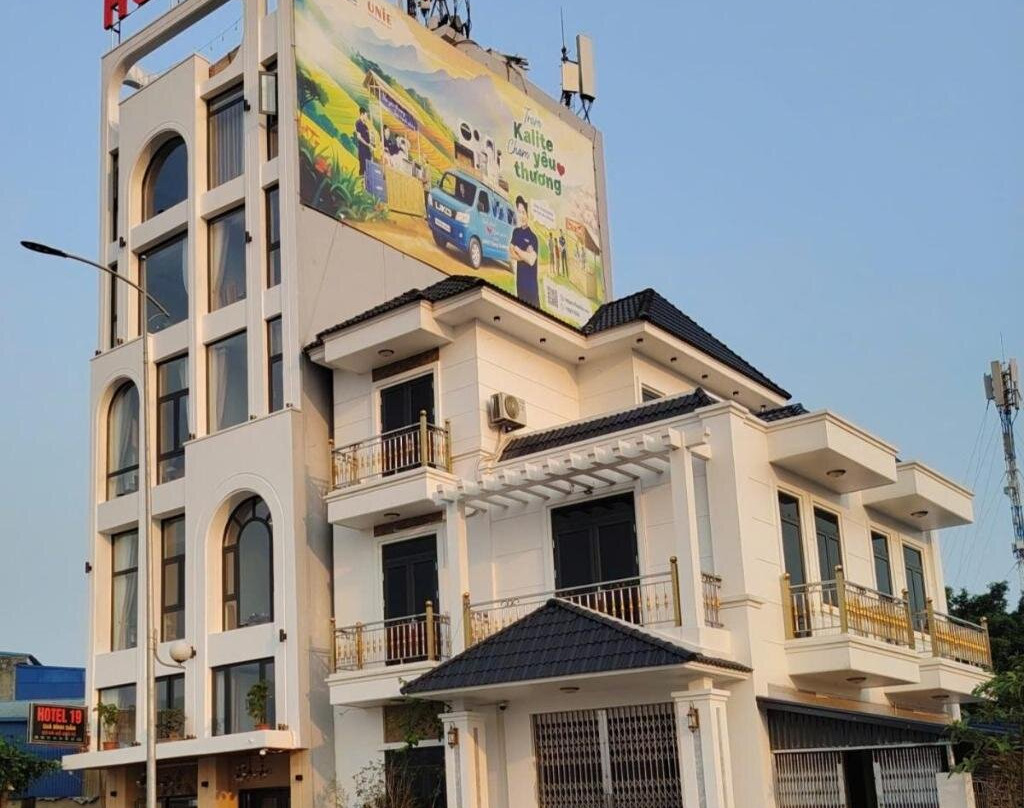 Hotel 19