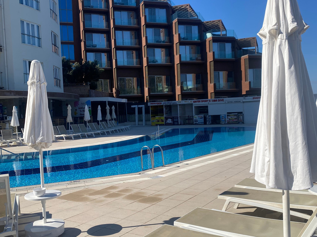 Ramada Hotel & Suites by Wyndham Kusadasi主图