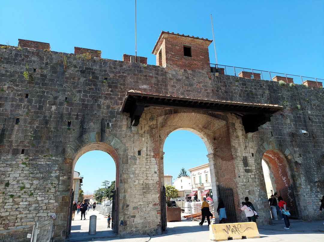Porta Santa Maria-比萨必去景点