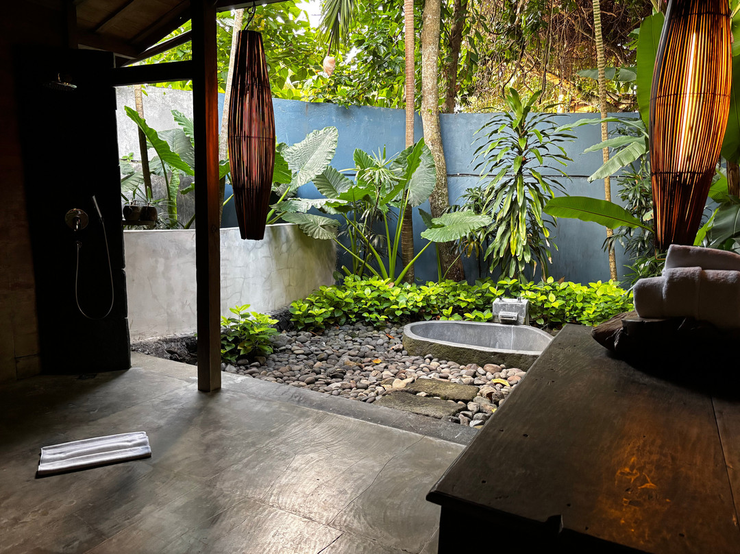 蓝色业力村主图