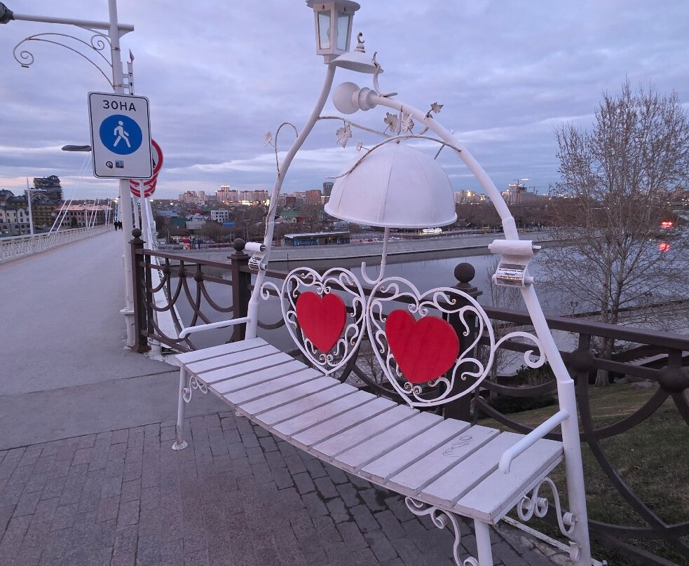 Bridge of Lovers (Pedestrian)-秋明必去景点