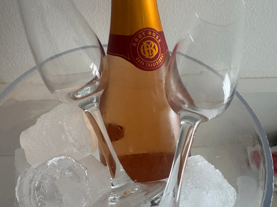 多内尔海滩黄金酒店主图