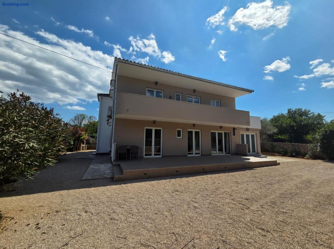 Apartments And Rooms Letizia