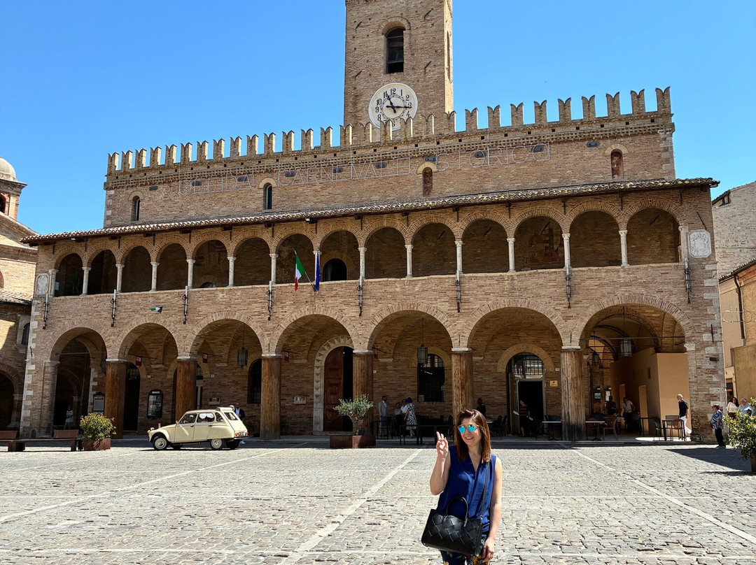 Piazza del Popolo-Offida必去景点