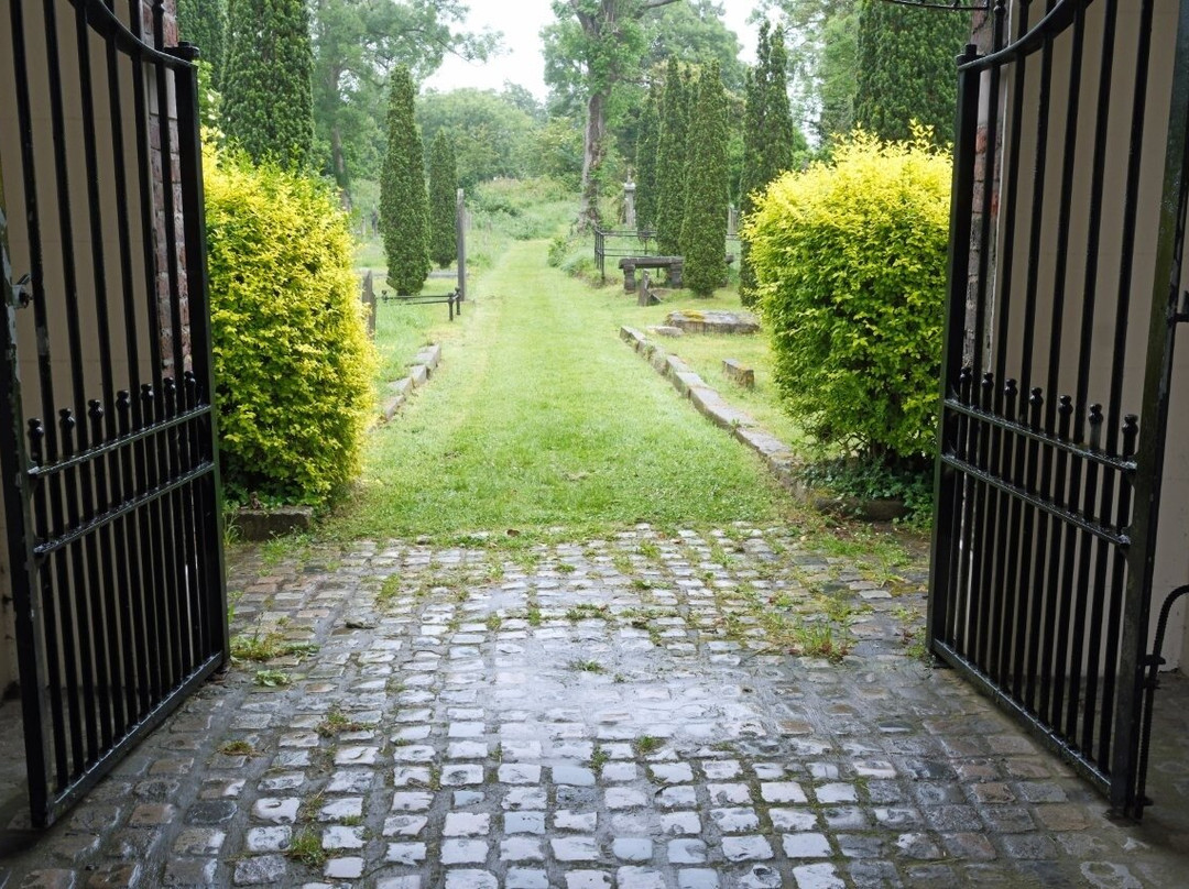 Friar's Bush Graveyard Cemetery Tours-贝尔法斯特必去景点