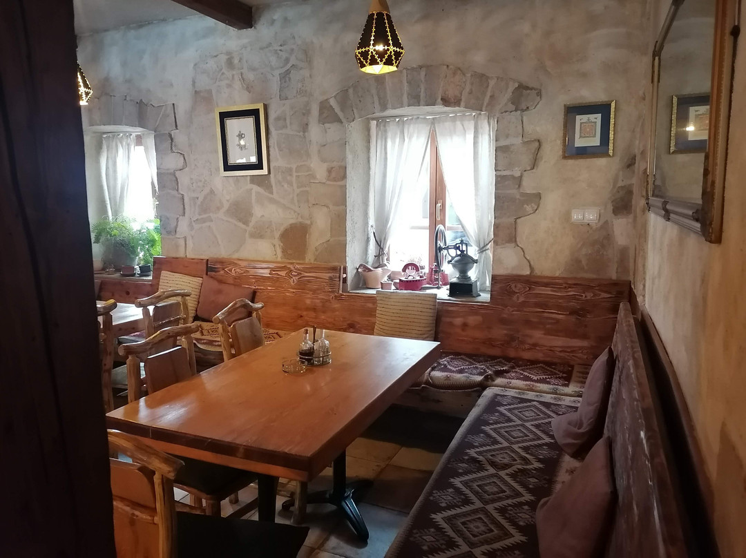 Restaurant Ras / Serbian House Nemanjici