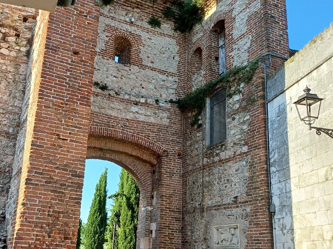 Porta Di San Marco Detta Del Lion-拉齐塞必去景点