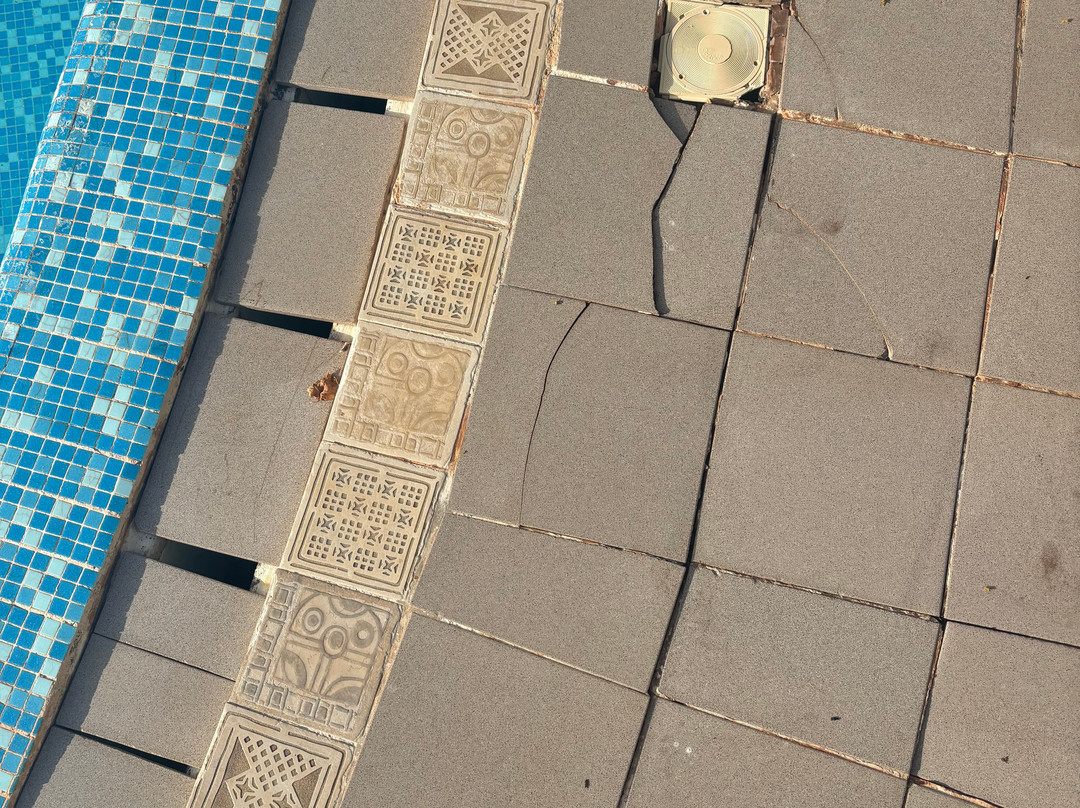 迪亚尼礁海滩度假村&温泉主图