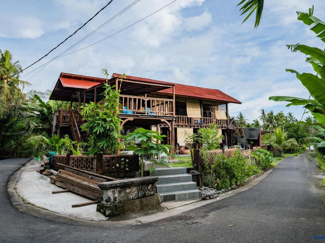 Riverside Medewi