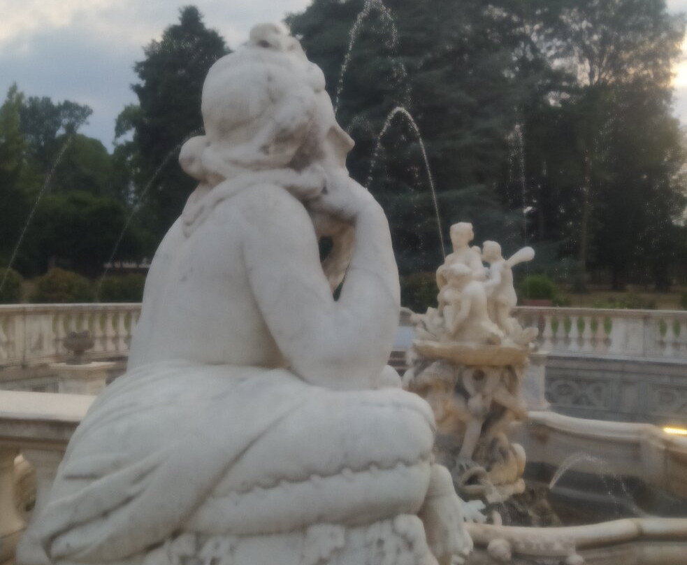 Villa Visconti Borromeo Litta-拉伊纳泰必去景点