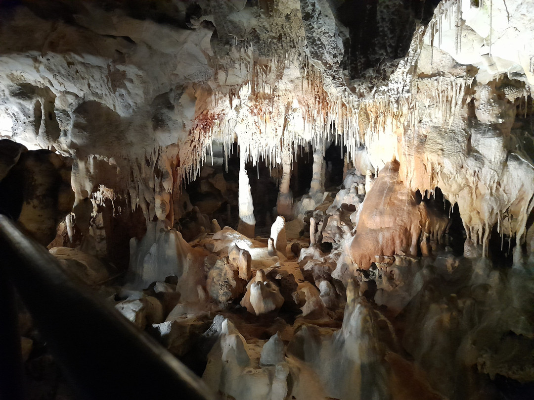 Grottes de Thouzon-Le Thor必去景点