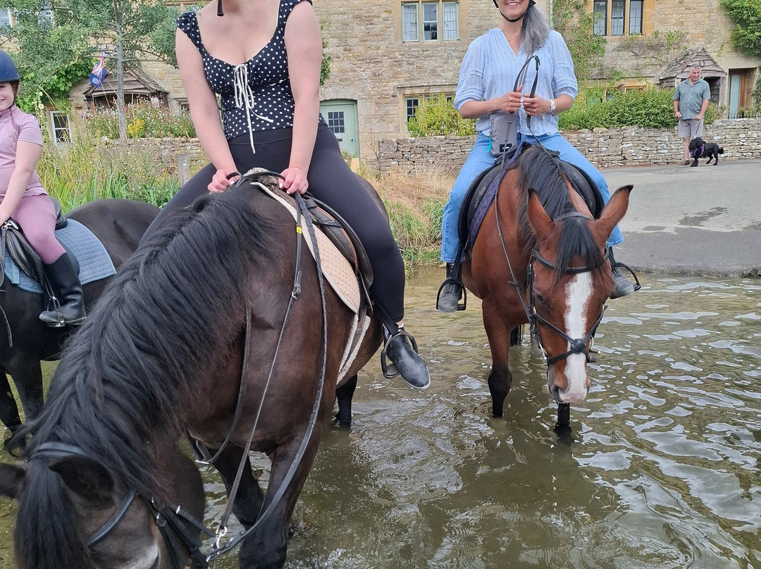 Bourton Vale Equestrian Centre-水上伯顿必去景点