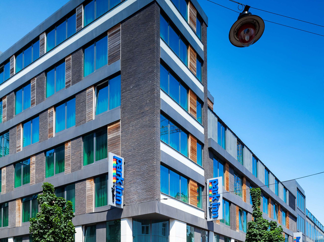 圣吉尔酒店住宿-Radisson Hotel Brussels Centre Midi