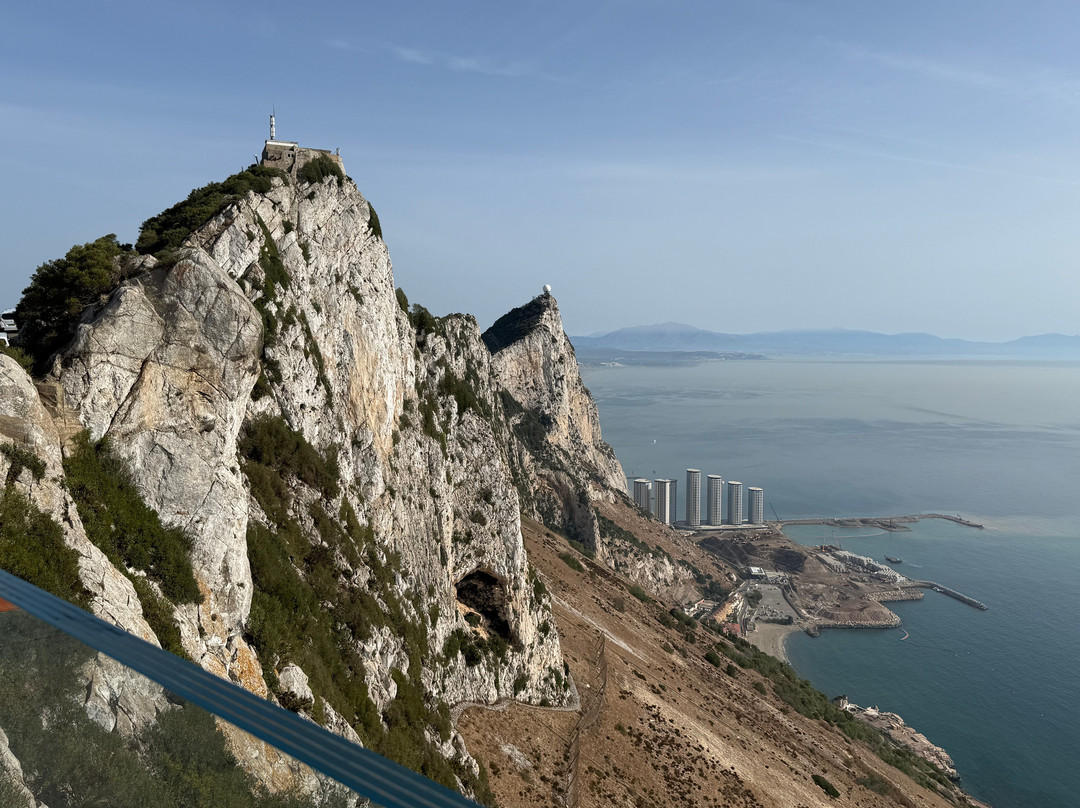 Rocky Monkey Gibraltar Tours-Gibraltar Town必去景点