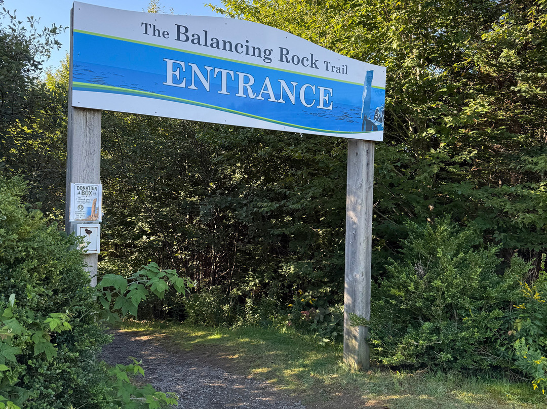 Balancing Rock Trail-Tiverton必去景点