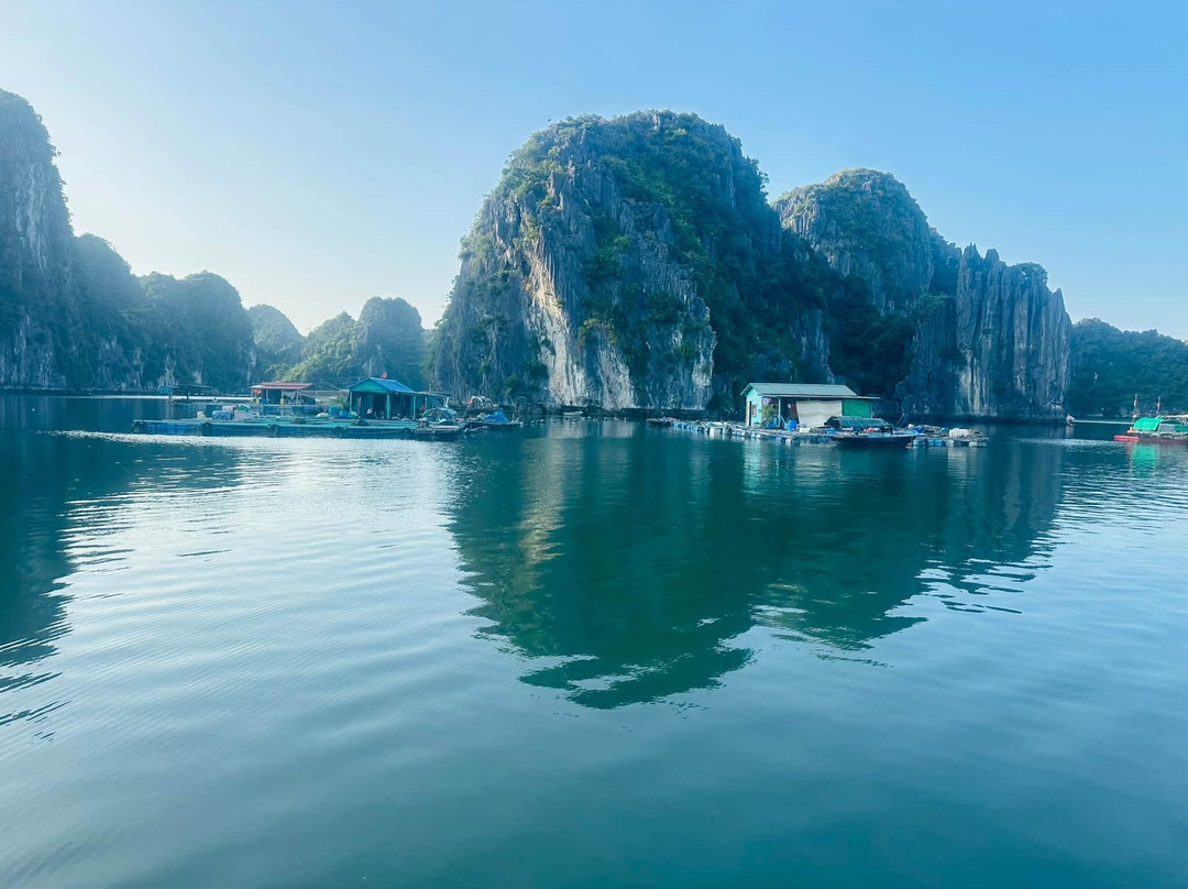 Cua Van Floating Village-下龙湾必去景点