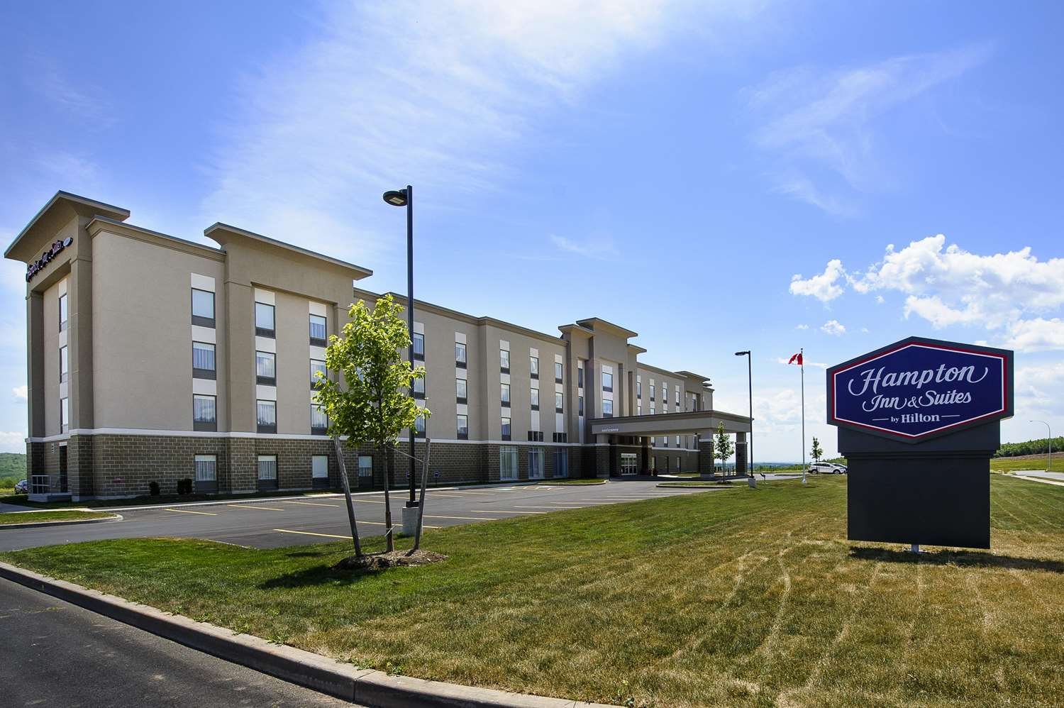 Hampton Inn & Suites by Hilton Truro-官方