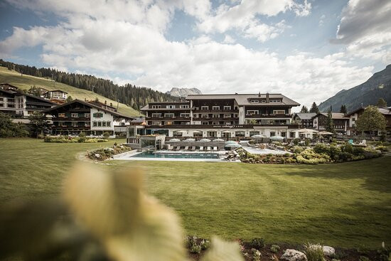 Hotel Arlberg Lech主图