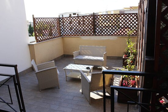 Castello di Cisterna酒店住宿-WiSaRelax B&B