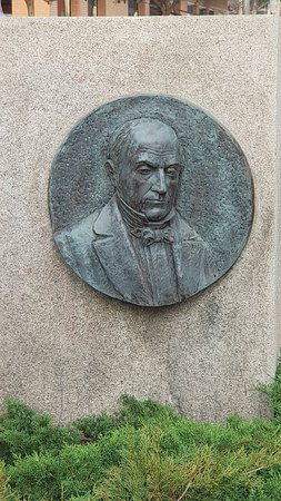 Monumento a  Miquel Biada i Bunyol-马塔罗必去景点