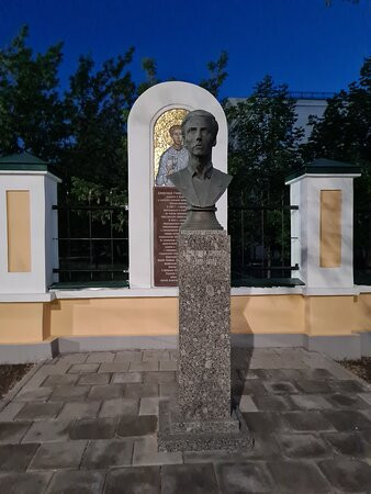 Memorial to Alexander Shmorel-Orenburg必去景点