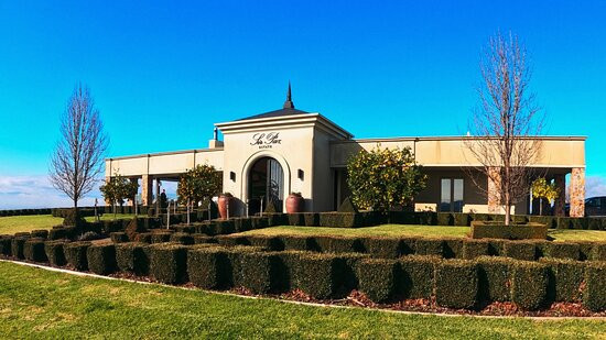 Sir Paz Estate-Wandin East必去景点