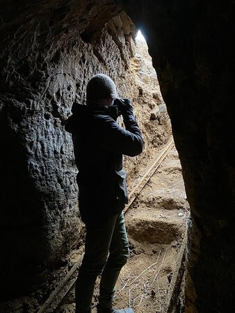 Caves of Hella景点图片