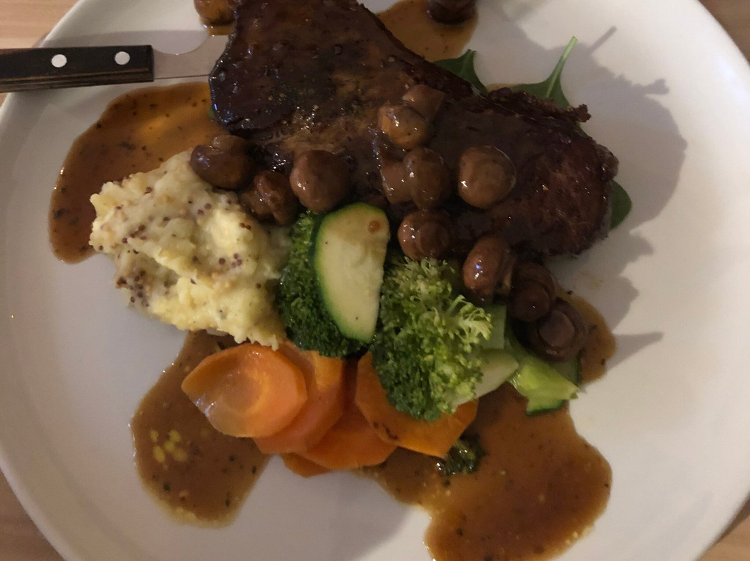 Bullfish Bar & Bistro