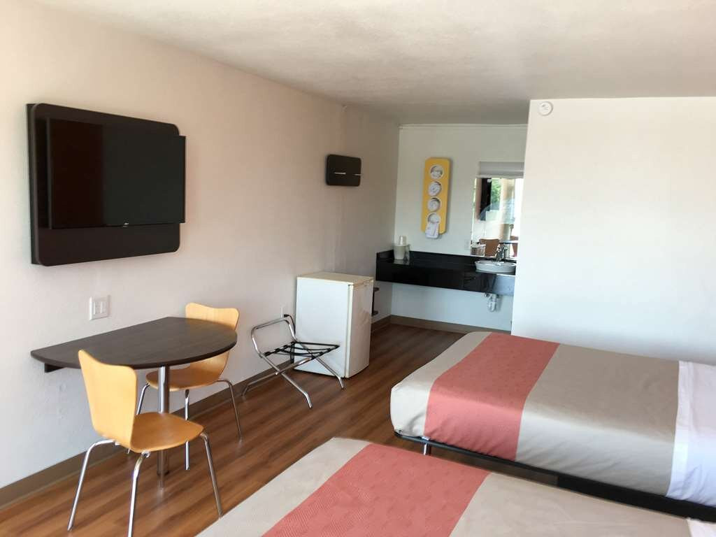 Motel 6 Connellys Springs, NC主图