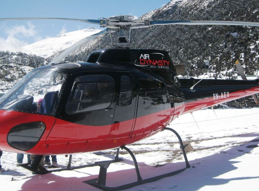 Everest Base Camp Helicopter Tour景点图片