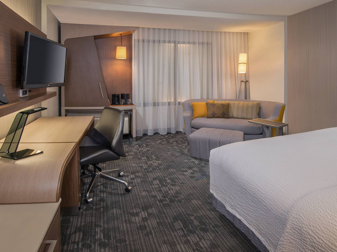 Courtyard Concord主图