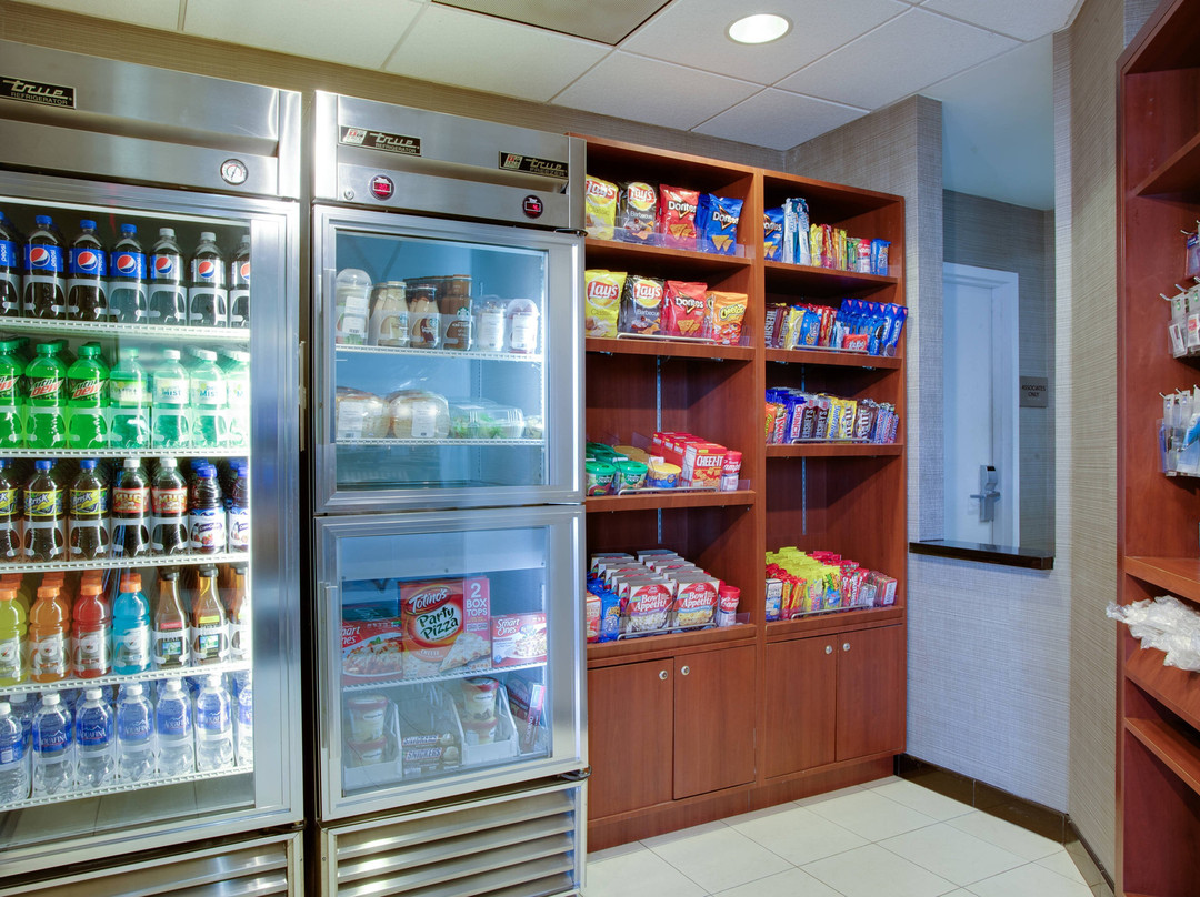 Courtyard by Marriott Republic Airport Long Island/Farmingdale主图