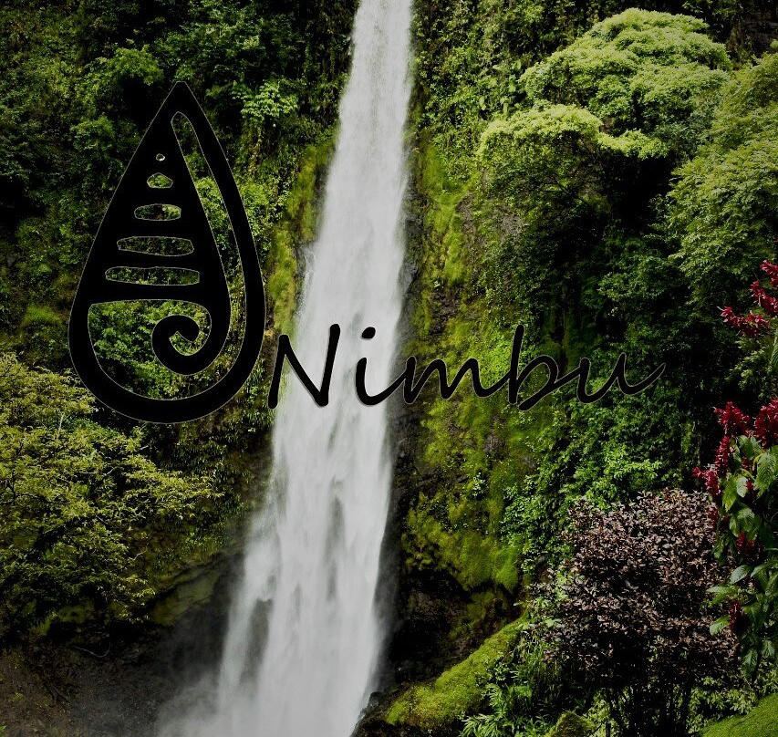 Viento Fresco Waterfall景点图片