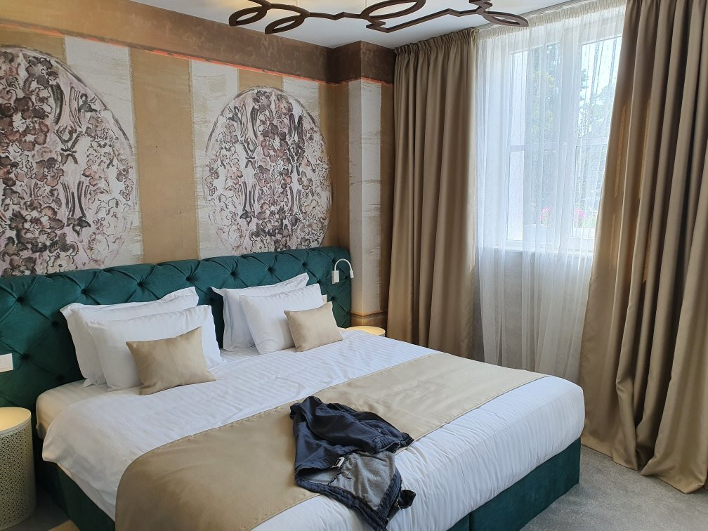 Gallery 37, BW Premier Collection