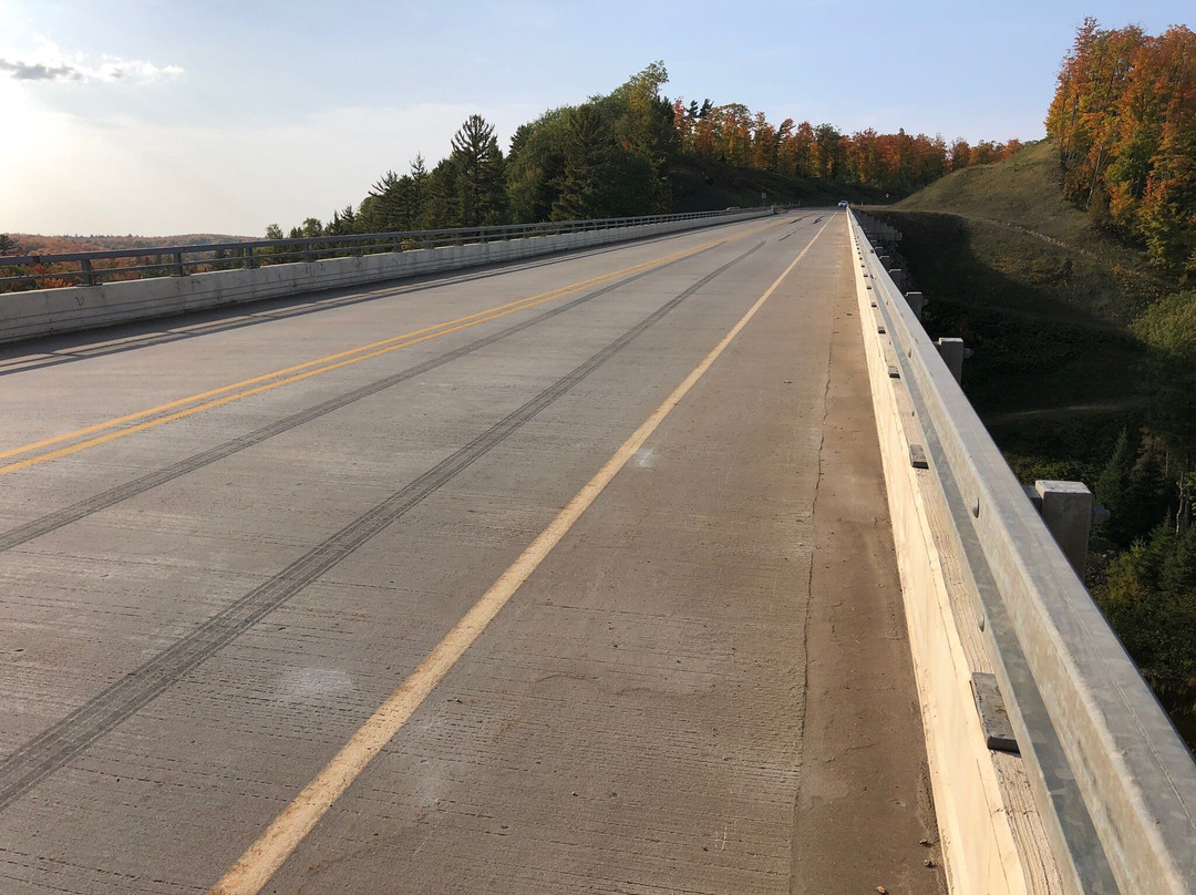 CR-510 Bridge景点图片