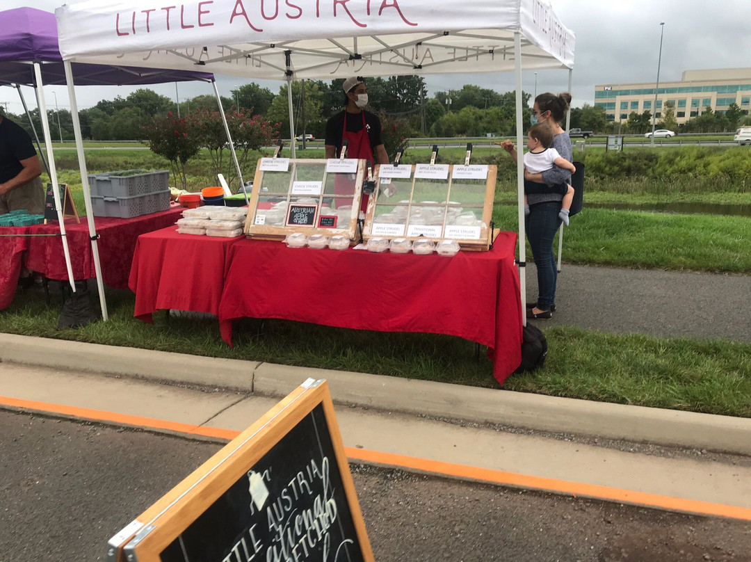 Loudoun Station Farmers Market景点图片