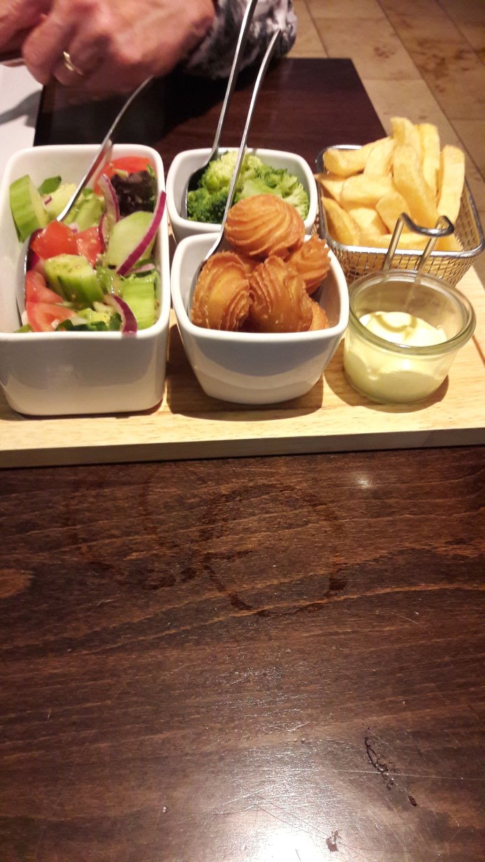 Hotel Millingen-餐饮