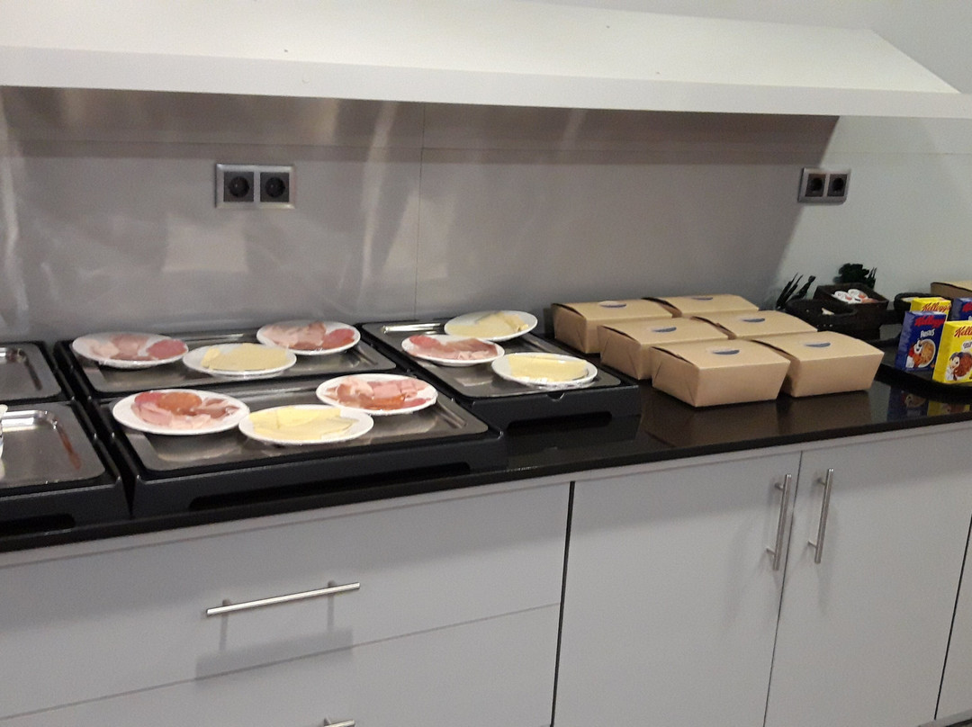 H2阿维拉酒店主图