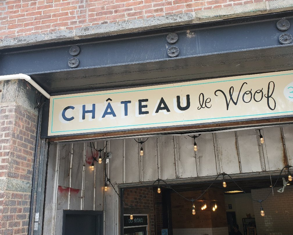 Chateau Le Woof