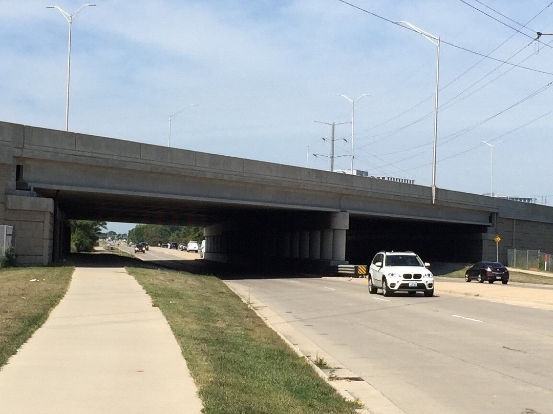 Busse Woods Trail System-埃尔克格罗夫村必去景点