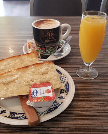 西斯内罗斯酒店主图