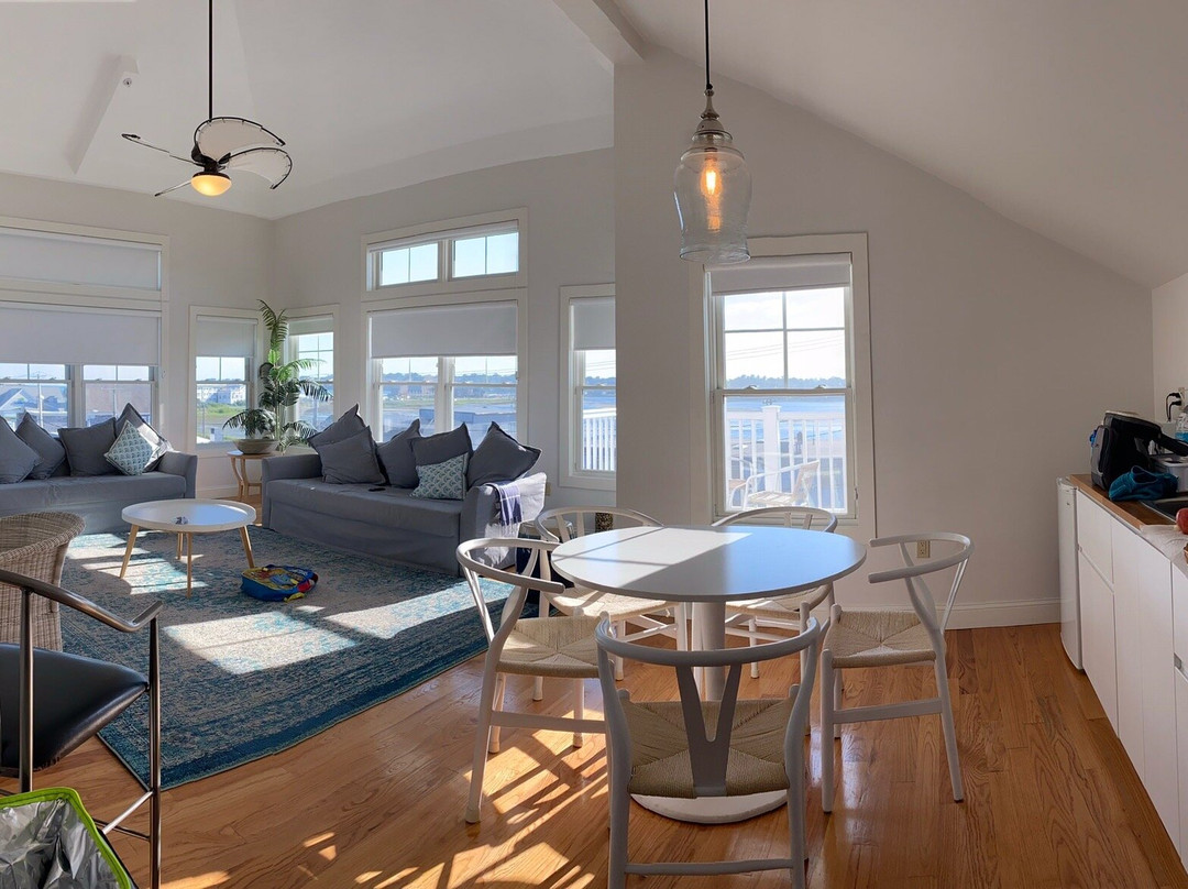 The Sea Breeze Inn主图