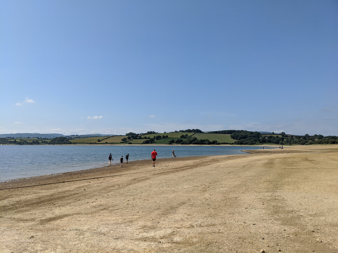 Llandegfedd Reservoir景点图片