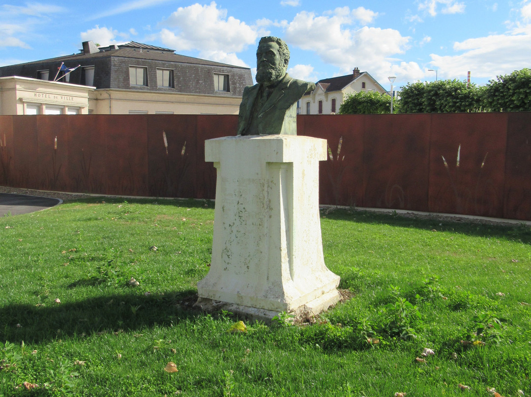Monument À Jaurès景点图片