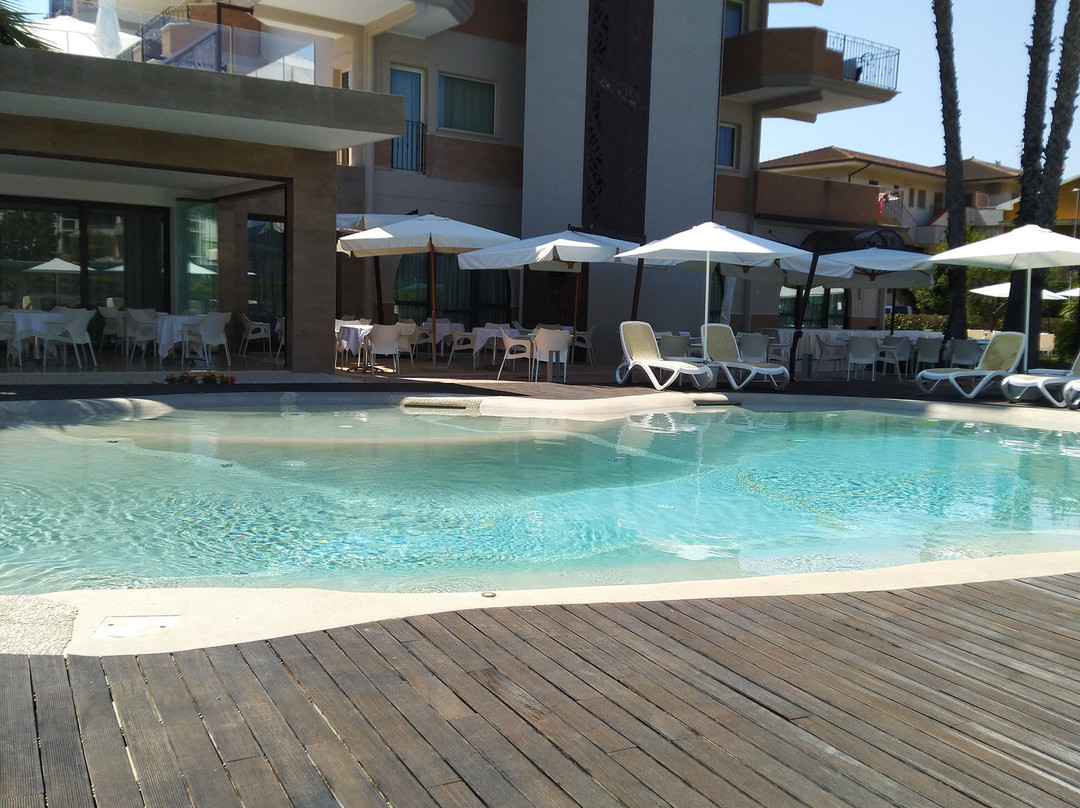 Almaluna Hotel & Resort主图