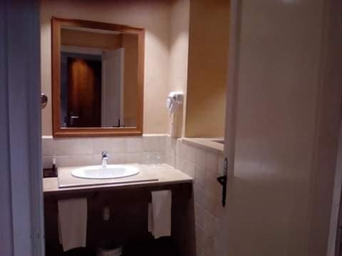 Africa Jade Thalasso Hôtel Korba-浴室